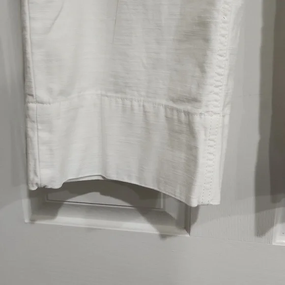 FRAME the 70s patch pocket crop in white Size 24 - Picture 7 of 9